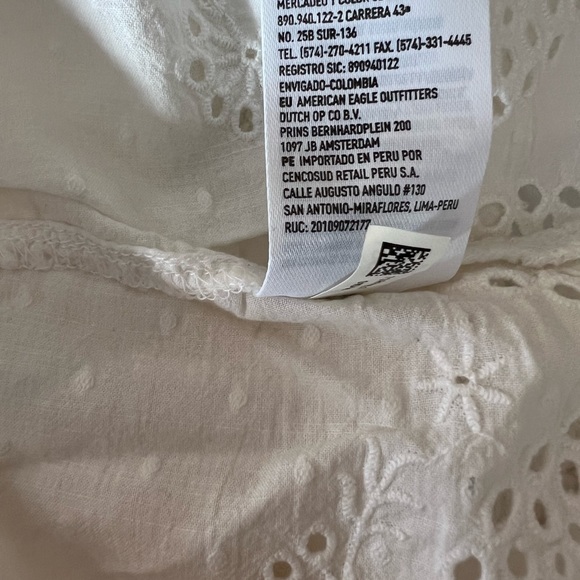 American Eagles Outfitters White Ruffle Shirt - Picture 10 of 10